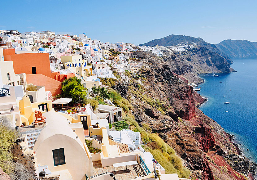 The view of Oia in Santorini is one of the most beautiful among the Greek islands.