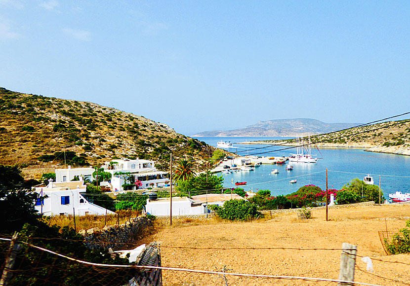 Express Skopelitis in the small port of Mersini on Schinoussa.