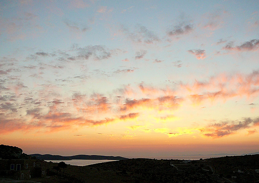 The sunset from Chora on Schinoussa is very beautiful.