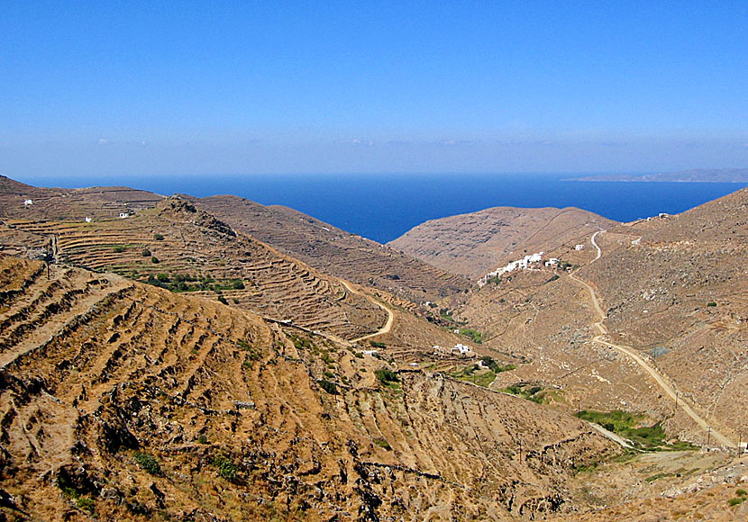 Hikes and hiking maps on the island of Serifos in Greece.