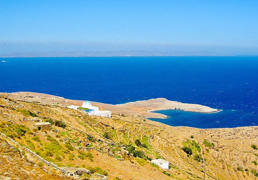 The best beaches on Serifos. Platis Gialos beach.