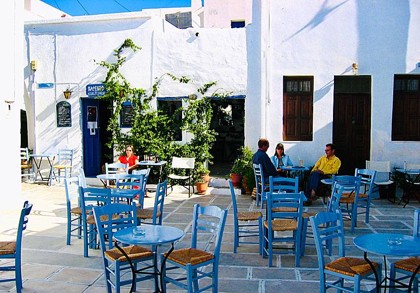 Stou Stratou and part of the square in Chora on Serifos.