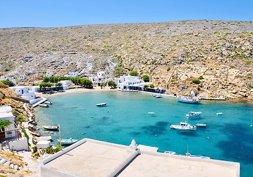 Drive a car and moped to Heronissos in Sifnos.