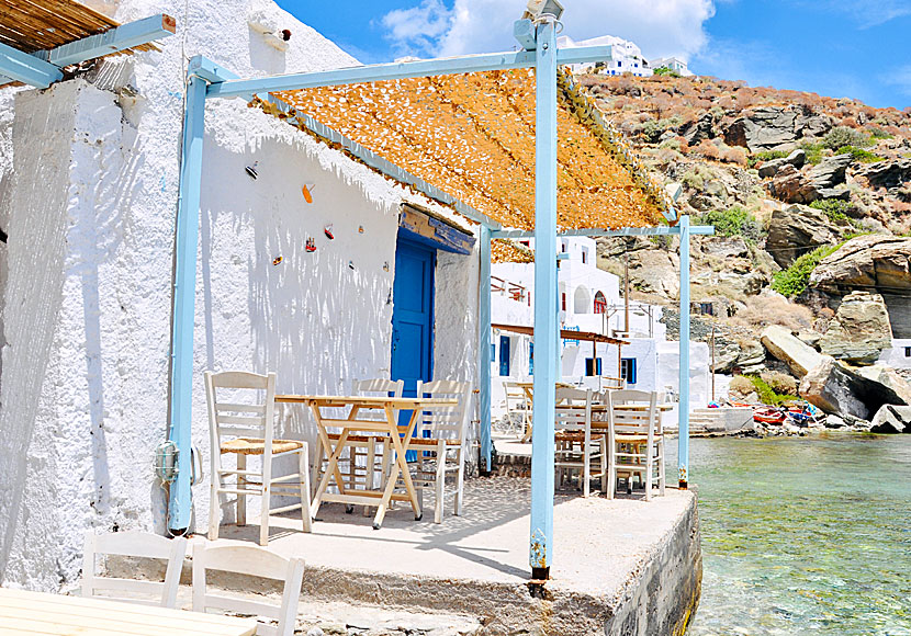 Tavernas, restaurants and cafes in Seralia on Sifnos.