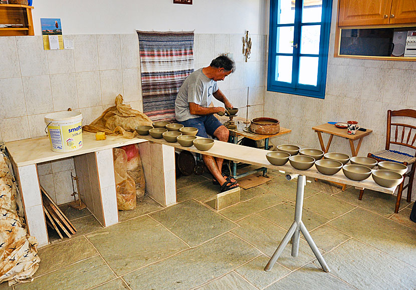 Potter in Platys Gialos on Sifnos.