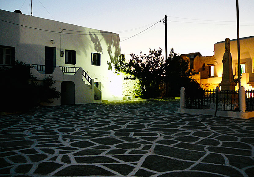 In Kastro on Sikinos is the beautiful church of Panagia Pantanassa.