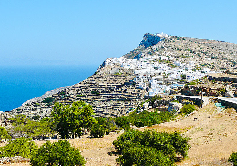 The nunnery on Sikinos is located on a cliff above the lovely village of Kastro.