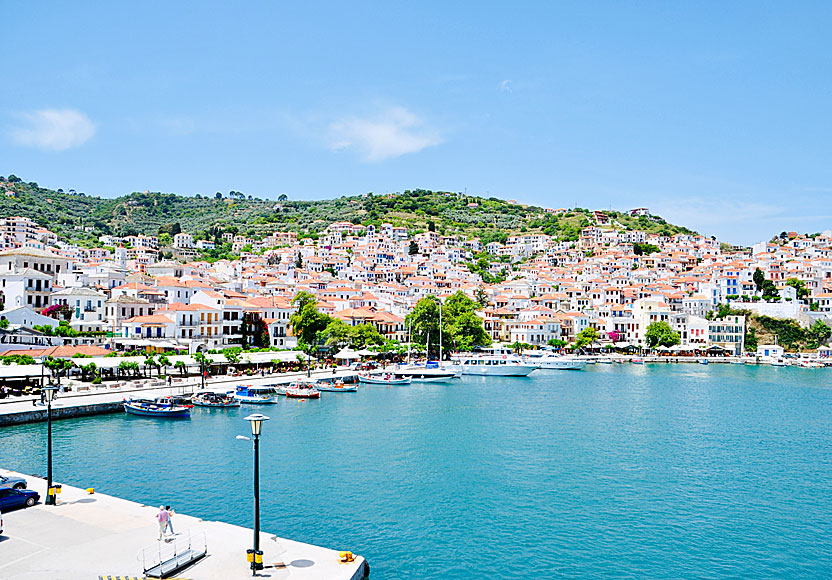 Along the port promenade in Skopelos town are many good restaurants, tavernas, cafes and cosy bars.