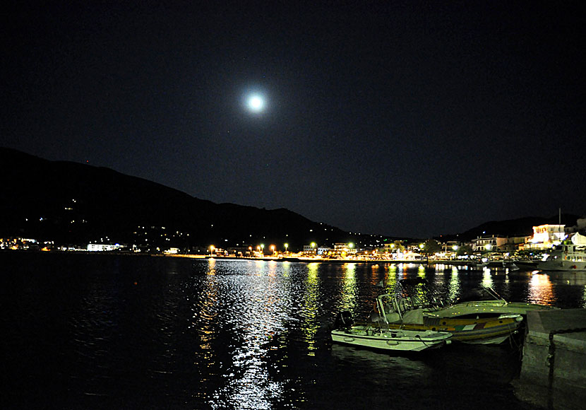 The full moon lights up the port promenade on Skopelos.