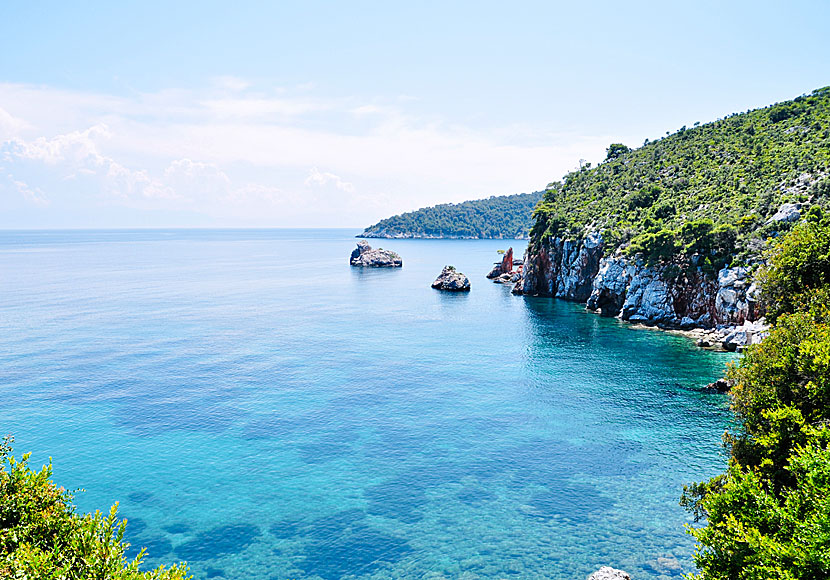 Restaurants, taverns, hotels and pensions at Stafilos beach on Skopelos.