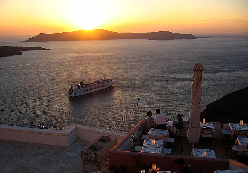 The sunset in Fira on Santorini.