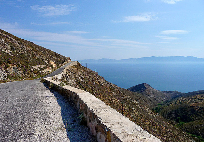 The beautiful stretch of road between Ano Syros and San Michalis in northern Syros.