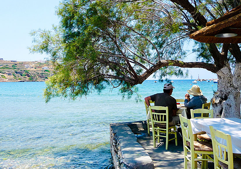 Good restaurants along the beach in Kini.