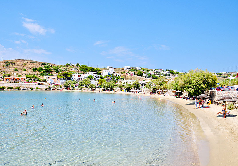 The child-friendly sandy beach of Megas Gialos on Syros in Greece.