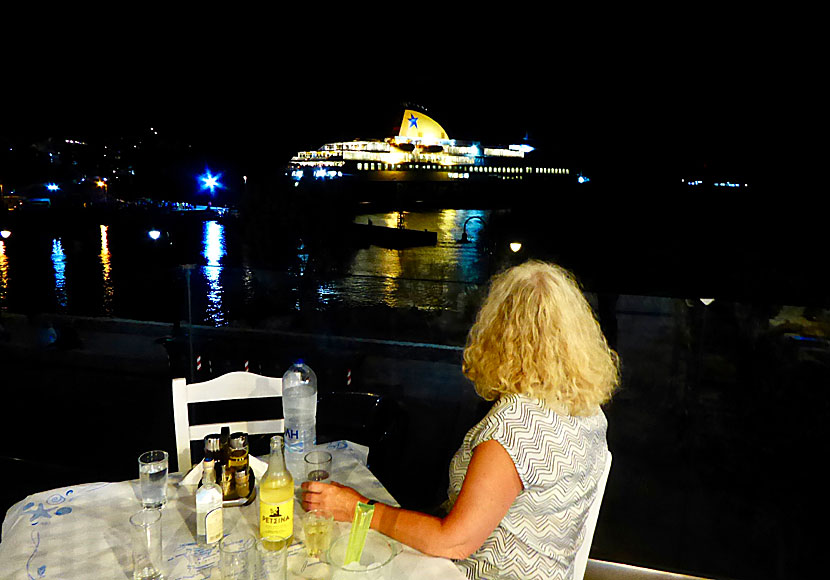 If you like fresh fish and seafood, you should eat at Restaurant Gorgona in Livadia.