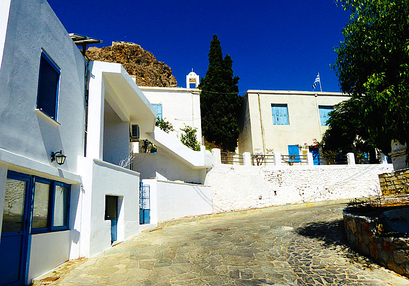 The bus from Livadia stops in Megalo Chorio and Agios Antonios, among others.