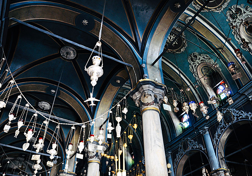 The holy icon of the Virgin Mary Megalochari in the church of Panagia Evangelistria is said to perform miracles.