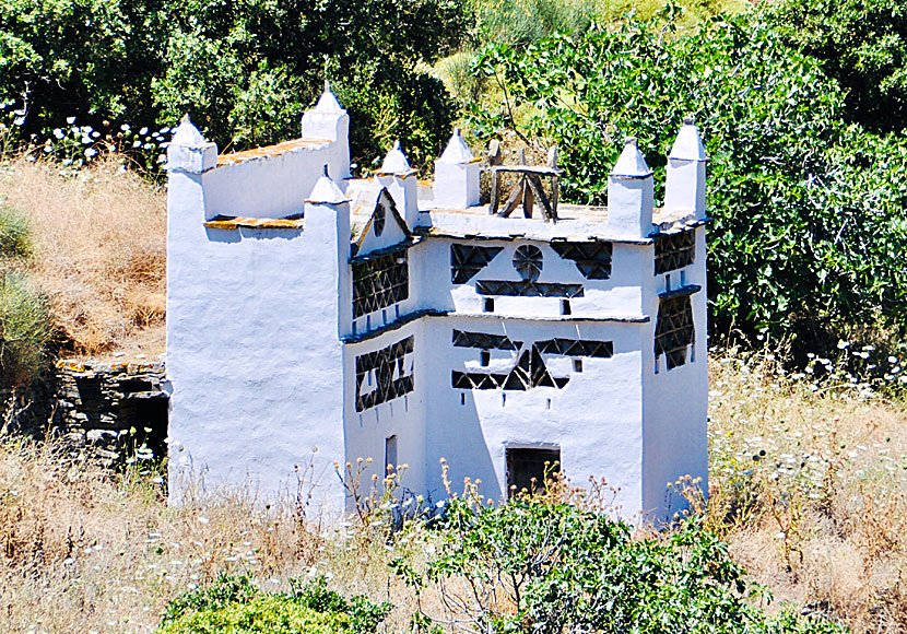 Some pigeon houses on Tinos look like miniature Indian palaces.