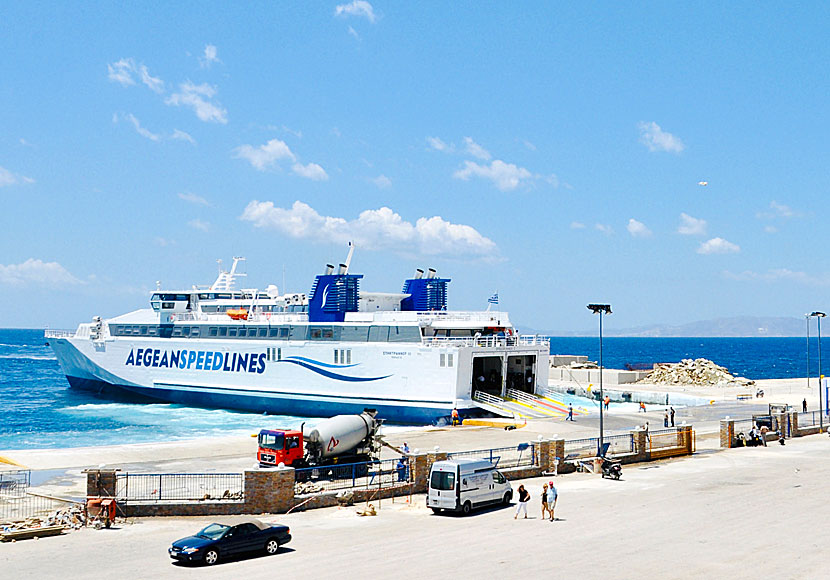 The port in Tinos Town.