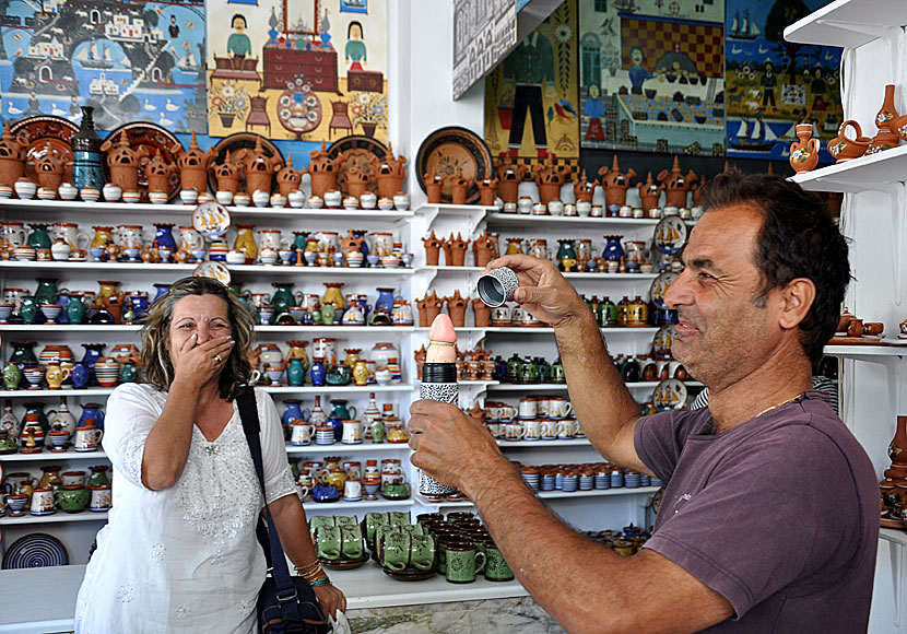 Ooops, I did it again! with Britney Spears in a pottery shop on Sifnos.