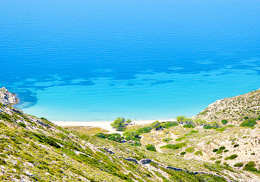 The fantastic Livadi beach on Donoussa is below the village of Mersini.