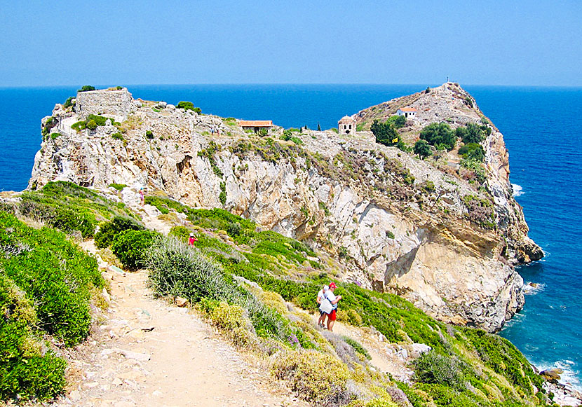 The former capital of Skiathos, Kastro, is not to be missed when traveling to the island of Skiathos in Greece.