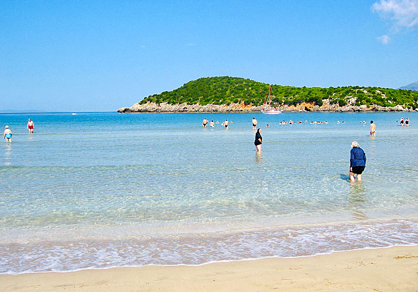 The child-friendly shallow beach of Ammoudia near Parga in Greece.